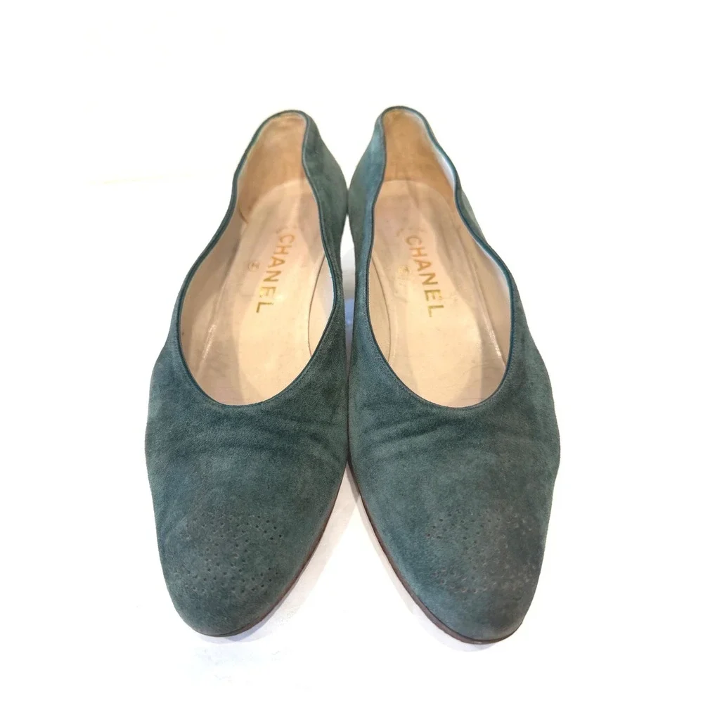 CHANEL timeless pumps